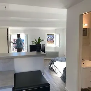 https://lechapee-mer.fr-provencehotel.com
